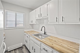 West Creek Apartments in Cleveland, OH - Foto de edificio - Interior Photo