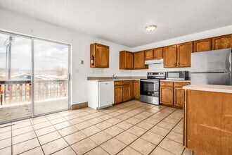 250 E Rangely Ave in Rangely, CO - Building Photo - Building Photo