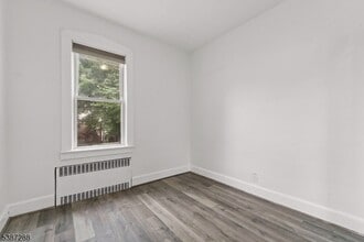 105 Van Riper Ave in Clifton, NJ - Building Photo - Building Photo