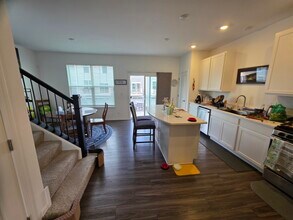 1033 Atterberg Rd in South Elgin, IL - Building Photo - Building Photo