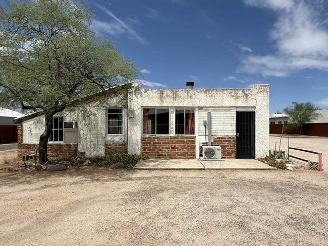 property at 320 N Warren Ave