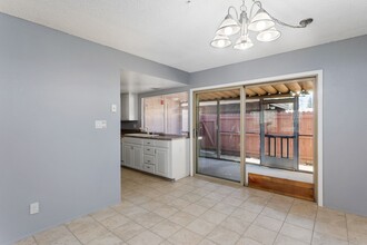 3264 Vía Grande in Sacramento, CA - Building Photo - Building Photo