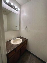 3012 W 33rd Ave-Unit -A in Anchorage, AK - Building Photo - Building Photo