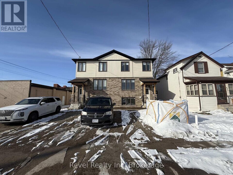 675 Princess St in Woodstock, ON - Building Photo