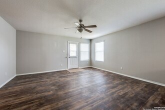 308 Lonestar Gait in Selma, TX - Foto de edificio - Building Photo