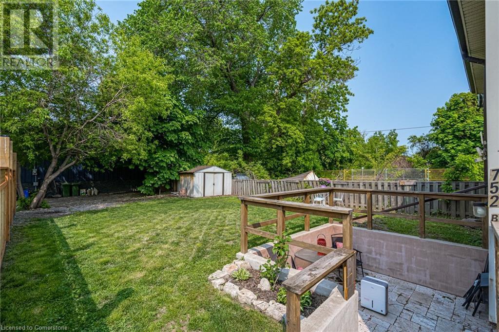 752 Beach Blvd in Hamilton, ON - Building Photo