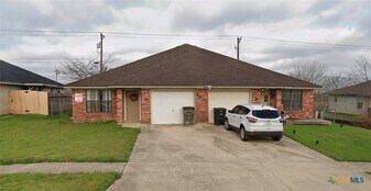 4001 Hitchrock Dr in Killeen, TX - Building Photo