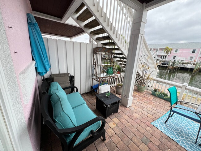 5164 Beach Dr SE in St. Petersburg, FL - Building Photo - Building Photo
