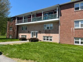 382-384 River St in Springfield, VT - Building Photo - Building Photo