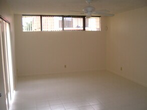3662 Victoria Dr in West Palm Beach, FL - Building Photo - Building Photo