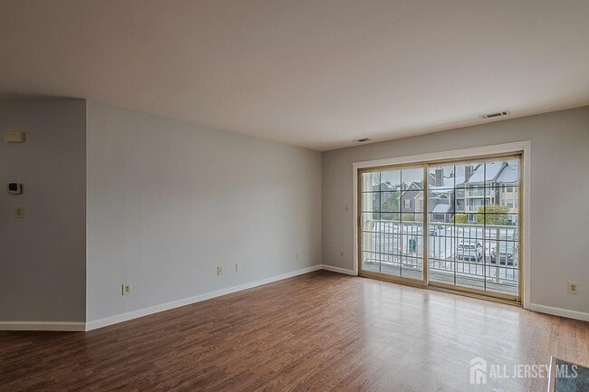 236 Blew Ct in East Brunswick, NJ - Building Photo - Building Photo