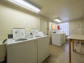 1044 W George St, Unit #1050-302 in Chicago, IL - Building Photo - Building Photo