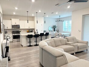 4538 Emprise Way in Land O Lakes, FL - Foto de edificio - Building Photo