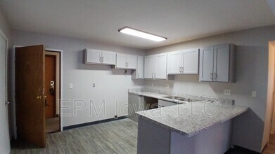 60 Miller Ave SW in Cedar Rapids, IA - Building Photo - Building Photo