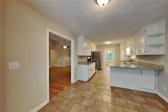 501 Brooksdale Dr in Woodstock, GA - Building Photo - Building Photo