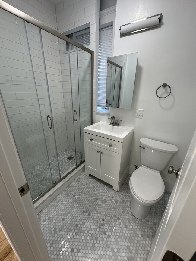 69 Park Dr in Boston, MA - Foto de edificio - Building Photo