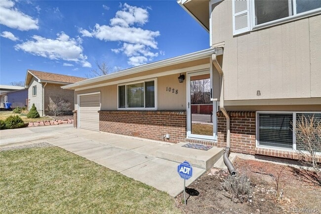 1028 Old Dutch Mill Rd in Colorado Springs, CO - Building Photo - Building Photo