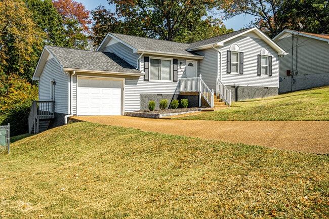 5317 Ashlawn Dr in Nashville, TN - Building Photo - Building Photo