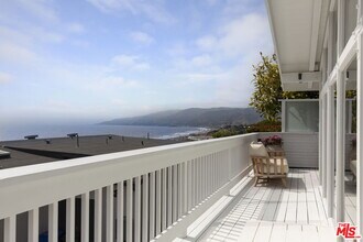 29500 Heathercliff Rd in Malibu, CA - Building Photo - Building Photo