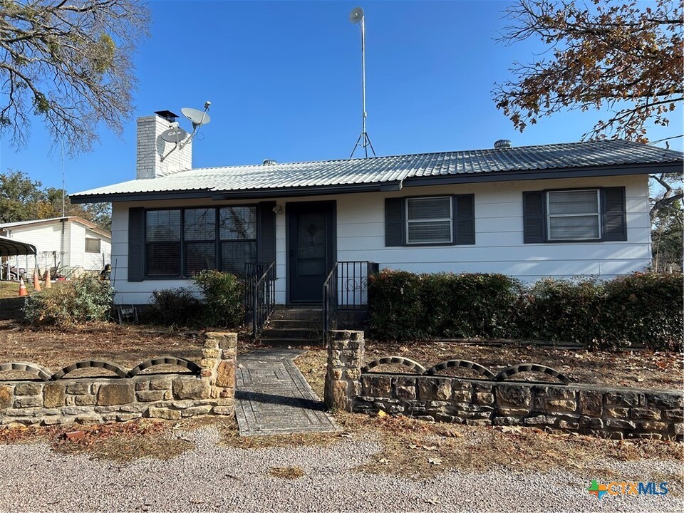 109 County Rd 138B in Burnet, TX - Building Photo