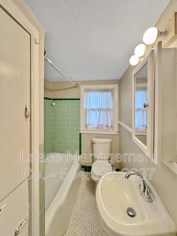 2014 Lowerline St in New Orleans, LA - Building Photo - Building Photo