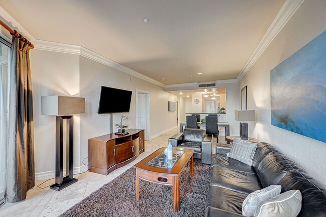 230 E Flamingo Rd in Las Vegas, NV - Building Photo - Building Photo