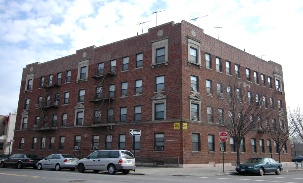 8220 Fort Hamilton Pky in Brooklyn, NY - Building Photo