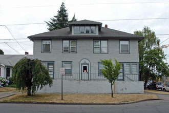 310 Liberty St SE in Salem, OR - Building Photo - Building Photo