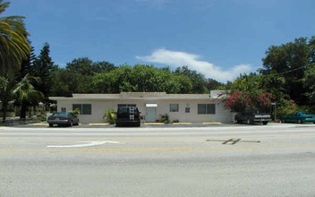 Mass Apartments in North Miami, FL - Building Photo - Building Photo