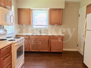 6942 Gloria Dr in Cincinnati, OH - Building Photo - Building Photo