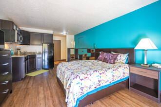 University Village in Albuquerque, NM - Building Photo - Interior Photo