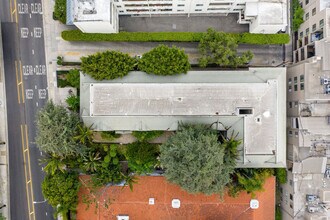 1218 N La Cienega Blvd in West Hollywood, CA - Building Photo - Building Photo
