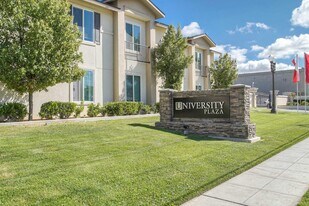 University Plaza in Fresno, CA - Building Photo