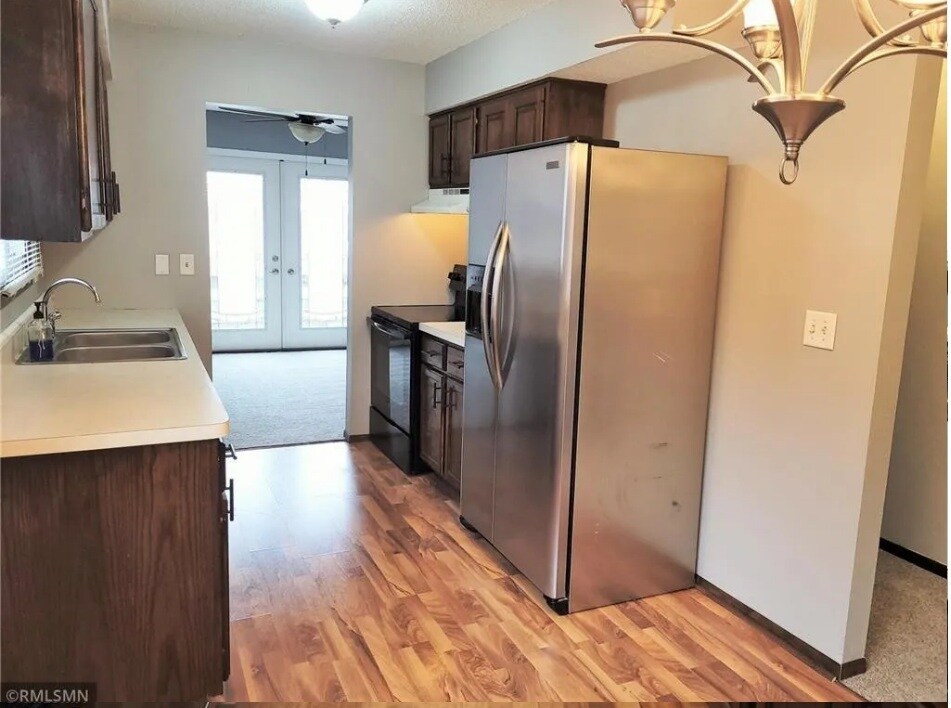 227 14th Ave S, Unit 2 in South St. Paul, MN - Foto de edificio