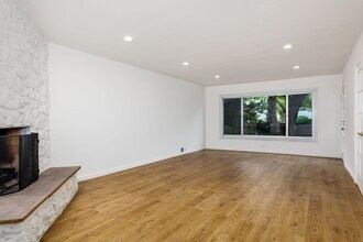 1250 S Orange Grove Blvd in Pasadena, CA - Building Photo - Building Photo