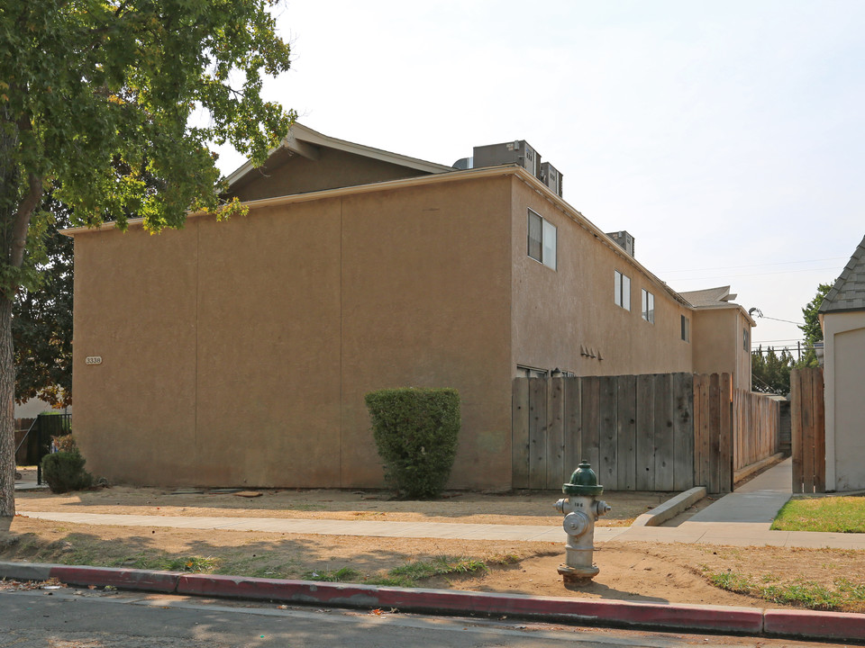 3338 E Sierra Madre Ave, Fresno CA 93726 in Fresno, CA - Foto de edificio