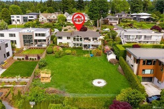 5523 105th Ave NE in Kirkland, WA - Building Photo - Building Photo