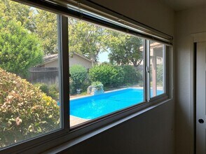 1548 Truckee Way in Woodland, CA - Building Photo - Building Photo