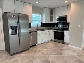 5839 Erin Ln S in St. Petersburg, FL - Building Photo - Building Photo