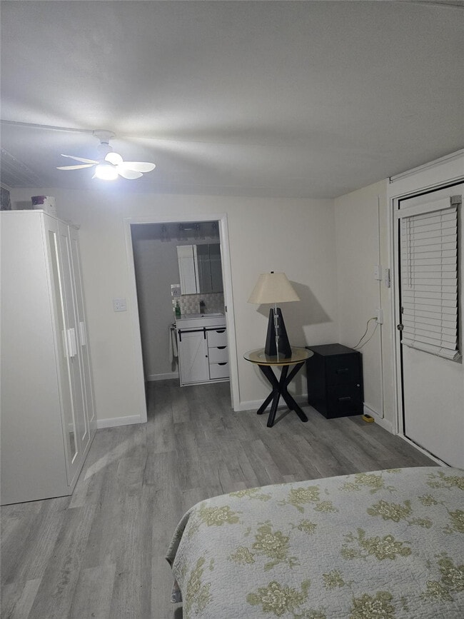 2321 SW 87th Terrace in Davie, FL - Building Photo - Building Photo