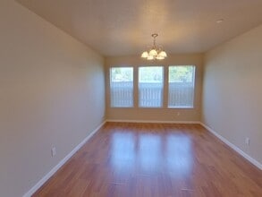 2073 Onyx Alley in Eugene, OR - Building Photo - Building Photo