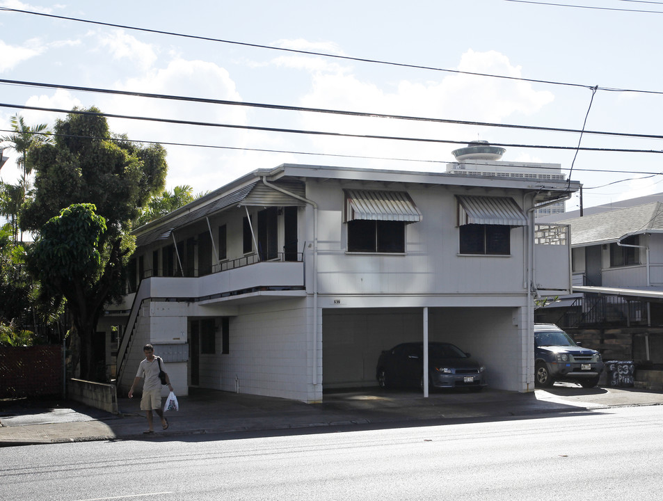 639 Piikoi St in Honolulu, HI - Building Photo