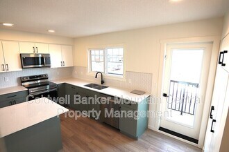 22825-22884 84 Ave NW in Edmonton, AB - Building Photo - Building Photo