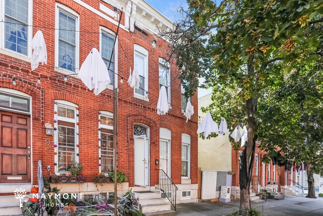 7 E Ostend St in Baltimore, MD - Building Photo - Building Photo
