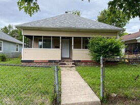 2712 Columbia Ave in Indianapolis, IN - Building Photo