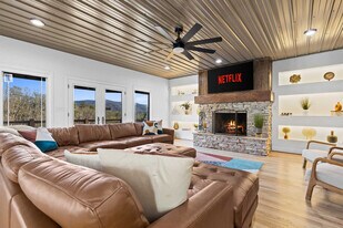 554 Choctaw Ridge in Blue Ridge, GA - Building Photo