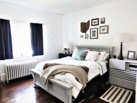 5334 Howe St, Unit 1 in Pittsburgh, PA - Building Photo