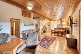 586 Sun Valley Dr in Mineral Bluff, GA - Building Photo - Building Photo