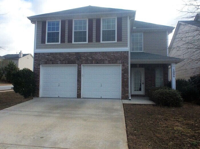 1894 Roble Dr in Atlanta, GA - Building Photo