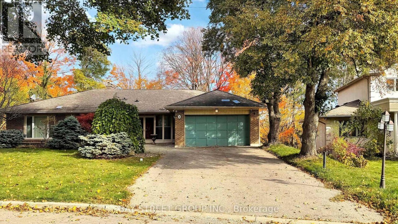 26 Restwell Crescent in Toronto, ON - Building Photo